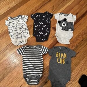 Bundle: 5 Gerber Bear Onesies Size 0-3mo